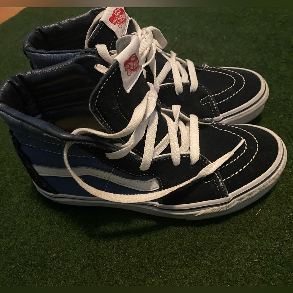 Vans - Picture 2 of 6